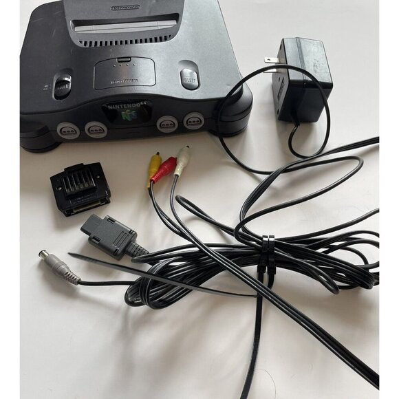 Vintage Nintendo 64 Console Bundle 1996 – Authentic Black Home Gaming System - Picture 1 of 16